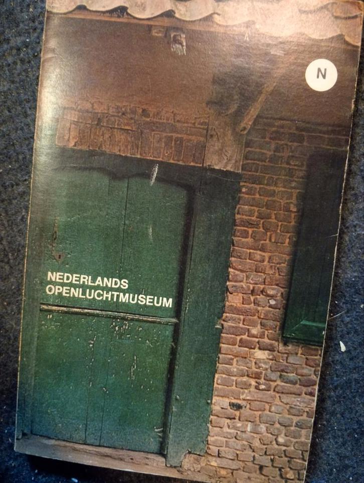 Boekje Nederlands Openluchtmuseum Arnhem, Boeken, Catalogussen en Folders, Gelezen, Ophalen of Verzenden