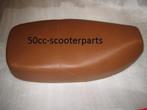 Zadel Buddyseat vx50 china lx ribbel bruin 7720A-ALA6-9000 7, Ophalen of Verzenden, 50cc-Scooterparts, Info@50cc-scooterparts.nl