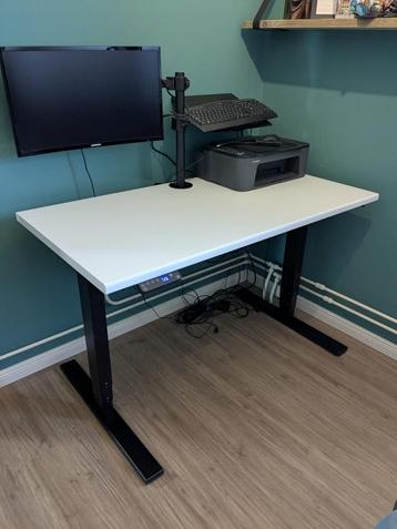 Elektrisch Verstelbaar bureau (met/zonder monitor(arm))