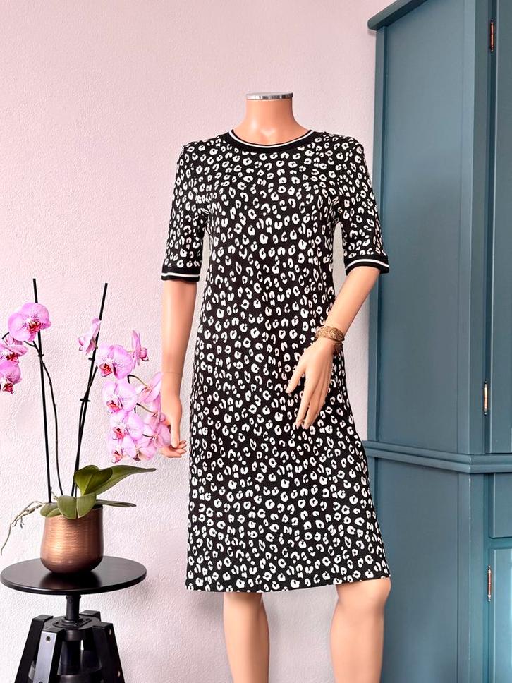 ESPRIT jurk maat M - zwart - wit - print - viscose, Kleding | Dames, Jurken, Gedragen, Maat 38/40 (M), Zwart, Knielengte, Ophalen of Verzenden