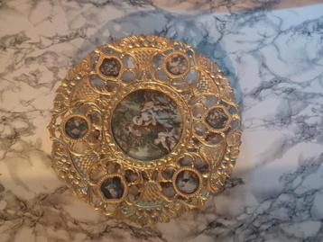 2 Goud vergulde medaillons groot formaat. beschikbaar voor biedingen