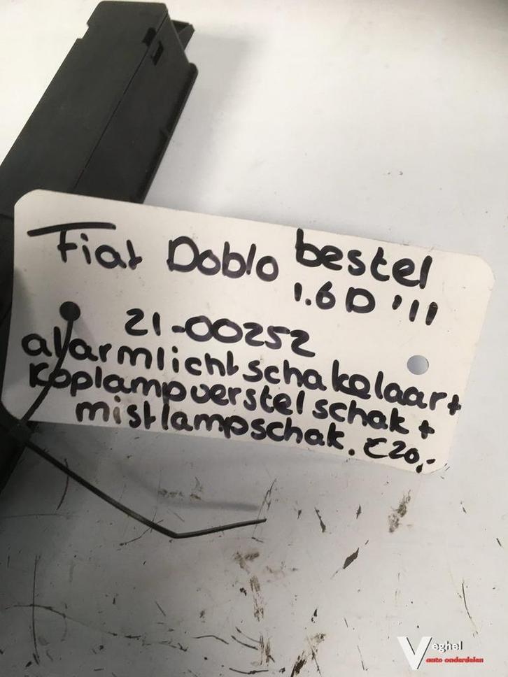 Fiat Doblo 1.6 diesel 2011 Alarmlichtschakelaar, Auto-onderdelen, Dashboard en Schakelaars, Gebruikt, Ophalen of Verzenden
