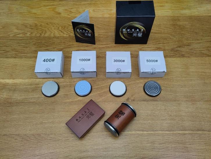 Bomvolle set: rollende messenslijper plus extra schijven, Huis en Inrichting, Keuken | Keukenbenodigdheden, Nieuw, Ophalen of Verzenden