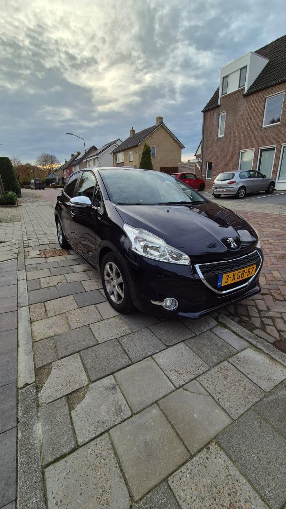 Peugeot 208 1.2 VTI 60KW/82PK 5-D 2014 Blauw, Auto's, Peugeot, Particulier, Achteruitrijcamera, Airbags, Bluetooth, Cruise Control