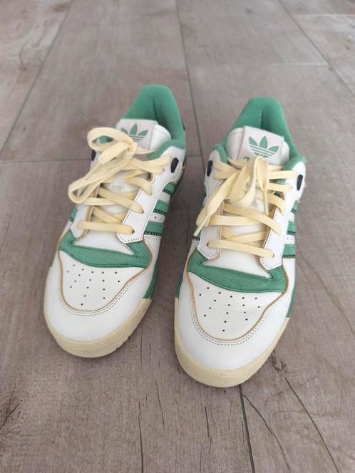 Adidas Rivalry 86 Low Cloud White/ Preloved Green - MT43 1/3, Kleding | Heren, Schoenen, Zo goed als nieuw, Sneakers of Gympen