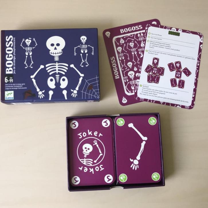 kaartspel BOGOS, Djeco , glow in the dark , nieuwstaat, Hobby en Vrije tijd, Gezelschapsspellen | Kaartspellen, Zo goed als nieuw