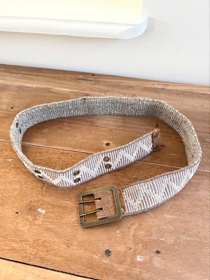 Inti Knitwear riem geweven wol roze/taupe, maat M, Kleding | Dames, Riemen en Ceinturen, Nieuw, Heupriem, 80 tot 90 cm, 3 tot 5 cm