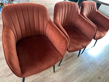 Zeer nette 3 eettafel stoelen