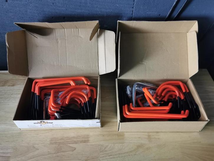 Nieuw, in doos, ongebruikt Dubbele opberghaak HBM, Huis en Inrichting, Overige Huis en Inrichting, Nieuw, Ophalen of Verzenden