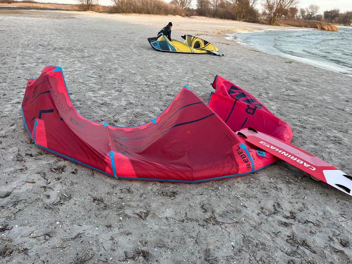 North/Duotone rebel 8 & 11 m2 en thrustbar., Watersport en Boten, Kitesurfen, Zo goed als nieuw, 11 m², Geen board, Ophalen of Verzenden