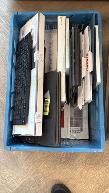 Partij toetsenborden Cherry, Microsoft en SteelSeries retour beschikbaar voor biedingen