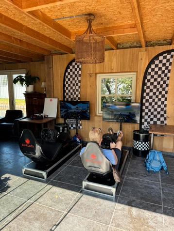 Set van 2 complete racesimulators beschikbaar voor biedingen