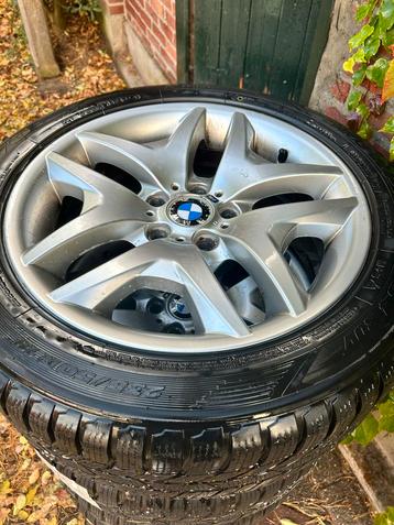 BMW Velgen met 8 mm TOYO Winterbanden 235/50R18 voor oa. X3 beschikbaar voor biedingen