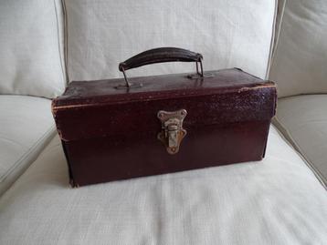 Brocante koffertje beschikbaar voor biedingen
