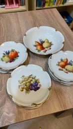 13 delig vintage servies 12 bordjes en 1 schaal, Ophalen of Verzenden