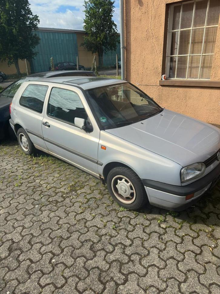 Schuurvondst VW Golf 3, 1.8 GL Autom 105 TKm unieke historie, Auto's, Oldtimers, Particulier, Metallic lak, Open dak, Volkswagen