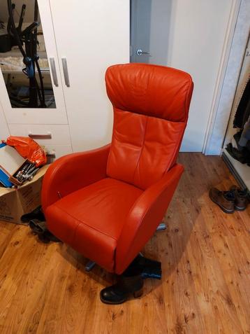 Rode Lederen Relax Fauteuil voor Lange Mensen beschikbaar voor biedingen