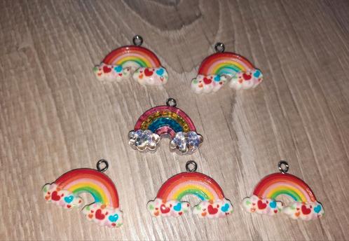Regenboog hanger, Hobby en Vrije tijd, Kralen en Sieraden maken, Nieuw, Hanger, Ophalen of Verzenden
