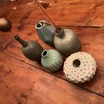 5 “ HELE APARTE BLOEMEN VAASJES” !!!, Huis en Inrichting, Woonaccessoires | Vazen, Overige kleuren, Ophalen of Verzenden, Minder dan 50 cm
