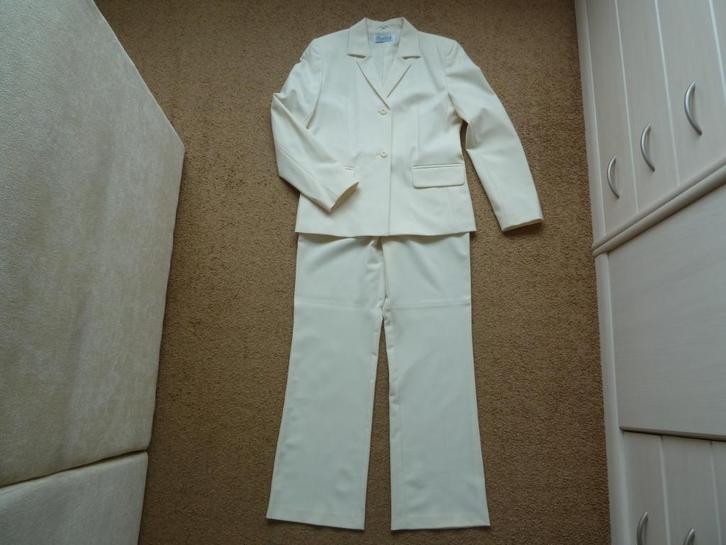 René Frères creme blazer en broek mt 36 nog splinternieuw, Kleding | Dames, Jasjes, Kostuums en Pakken, Nieuw, Kostuum of Pak