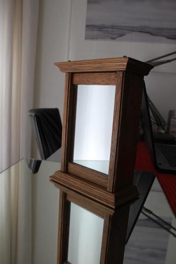 Spiegel/sleutel kastje beschikbaar voor biedingen