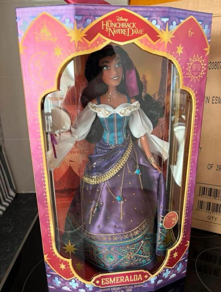 Disney limited doll esmeralda notre dame, Verzamelen, Poppen, Zo goed als nieuw, Pop, Ophalen