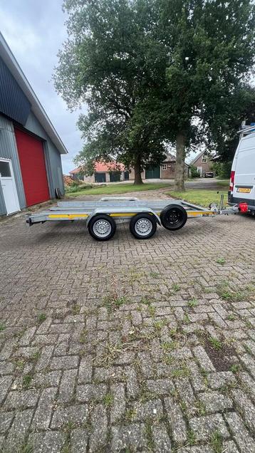 Eduard autoambulance 2012 zeer nette staat! beschikbaar voor biedingen