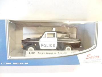 Saico Models Ford Anglia Police in doos 1:32 modelauto beschikbaar voor biedingen