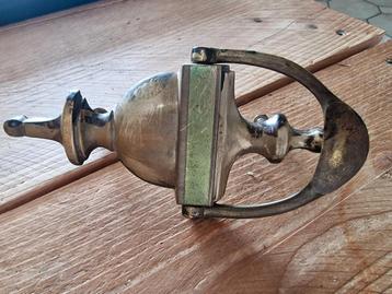 Messing of koperen deur klopper beschikbaar voor biedingen