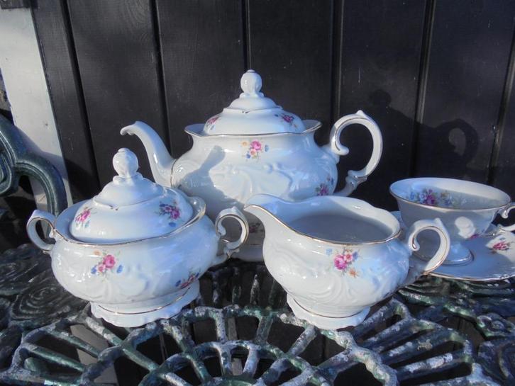 Theepot en Roomstel KPM bloemboeketjes met roze roosje, Antiek en Kunst, Antiek | Servies los, Ophalen of Verzenden