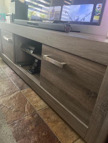 Tv meubel  beschikbaar voor biedingen