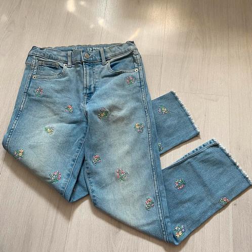 lichtblauwe GAP spijkerbroek met geborduurde bloemen mt 12, Kinderen en Baby's, Kinderkleding | Maat 152, Meisje, Broek, Ophalen of Verzenden