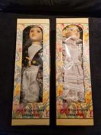 Twee vintage handgemaakte porseleinen poppen in doos, Ophalen of Verzenden, Zo goed als nieuw, Pop