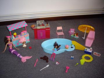 barbie met zwembad  en acc beschikbaar voor biedingen