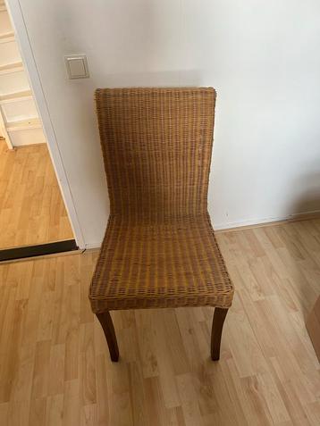 Rieten Stoel met Zachte Zitting beschikbaar voor biedingen