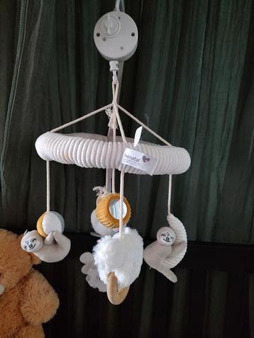 Mobiel boven wiegje of ledikantje  beschikbaar voor biedingen