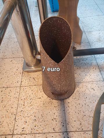 Metalen paraplubak beschikbaar voor biedingen