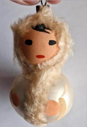 Oude Kerstbal Eskimo meisje beschikbaar voor biedingen