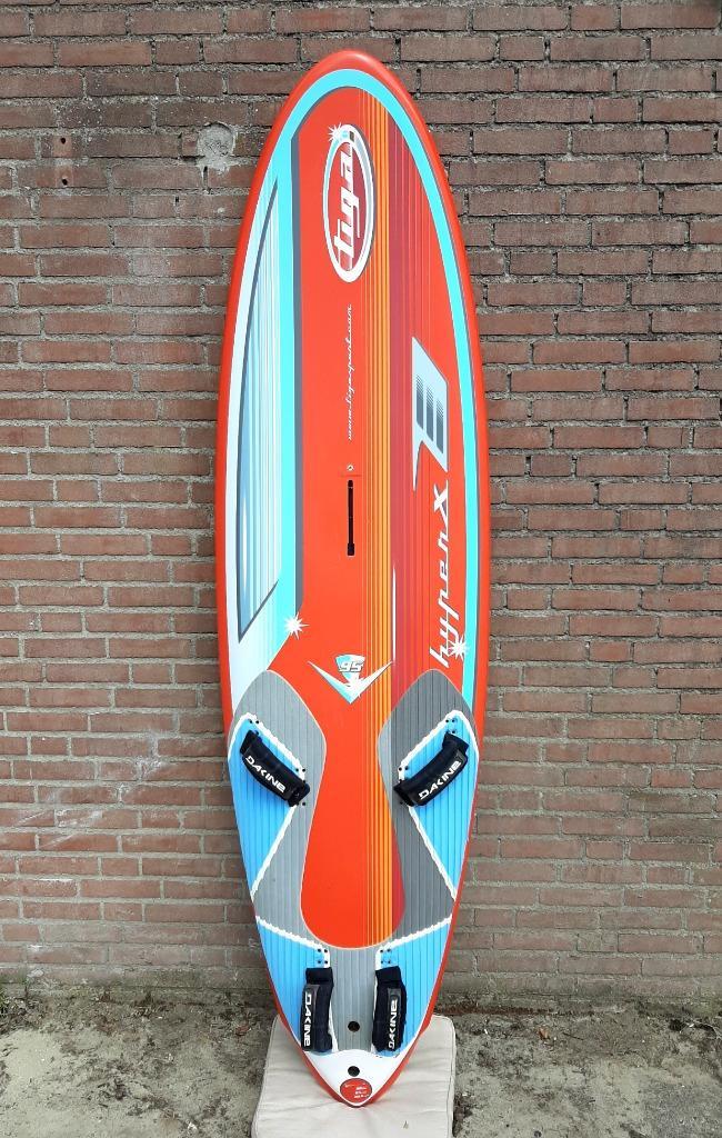 Tiga Hyper X Freerace windsurfboard. 95 liter volume., Watersport en Boten, Windsurfen, Gebruikt, Plank, Minder dan 250 cm, 5 tot 7 m²