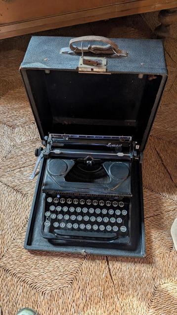 Typemachine  beschikbaar voor biedingen