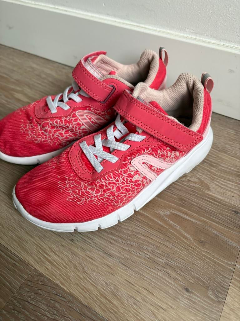 Decathlon Gymschoenen - Maat 33, Kinderen en Baby's, Kinderkleding | Schoenen en Sokken, Ophalen of Verzenden, Zo goed als nieuw
