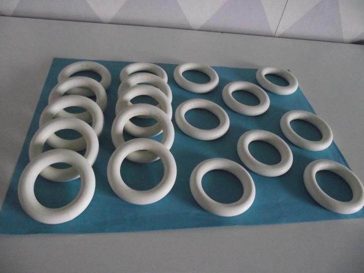 18 stuks wit gordijn ringen diameter 5,5 cm ook per stuk, Huis en Inrichting, Stoffering | Gordijnen en Lamellen, Zo goed als nieuw