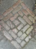 GRATIS; 4 kruiwagens met Dikformaat 7cm stenen, Ophalen, Beton, Klinkers