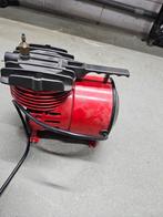 Kleine rode compressor, Doe-het-zelf en Verbouw, Compressors, Ophalen of Verzenden