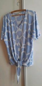 Truitje in giraffe patroon in lavendelblauw+wit xl, Made in Italy, Wit, Maat 46/48 (XL) of groter, Ophalen of Verzenden