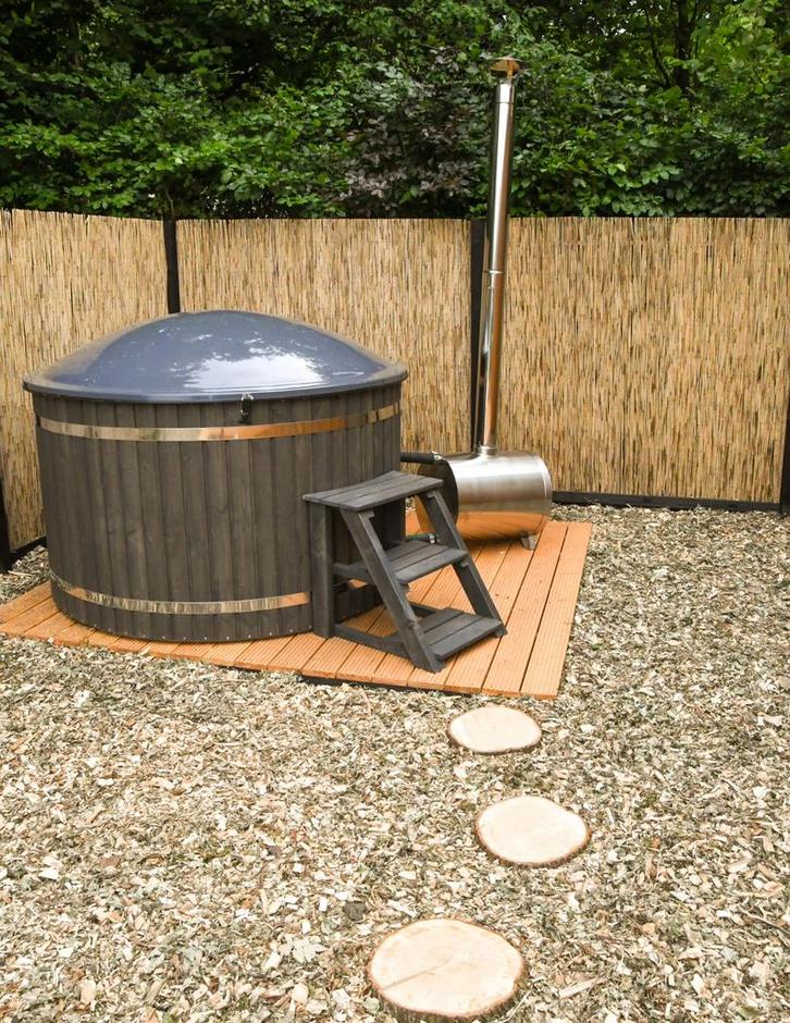 Summer sale  Full option hottub compleet hot tub zwembad, Tuin en Terras, Bubbelbaden en Hottubs, Nieuw, Vast, Afdekzeil, Trap