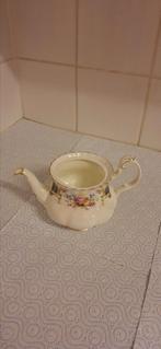 Royal albert berkeley mokka theepotje zonder deksel, Antiek en Kunst, Antiek | Servies los, Ophalen of Verzenden