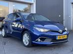 Toyota Auris 1.8 Hybrid Energy Plus | Trekhaak | Navigatie |, Auto's, Toyota, Gebruikt, Euro 6, 4 cilinders, Blauw