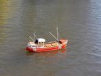 Vissers boot Brexham trawler RC RTR, Hobby en Vrije tijd, Modelbouw | Boten en Schepen, 1:32 tot 1:50, Overige merken, Zo goed als nieuw