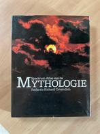 Atlas van de Mythologie   Richard Cavendish  1e druk 1982, Ophalen of Verzenden, Zo goed als nieuw, Overige onderwerpen